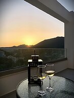 LefkoParga luxury Suites