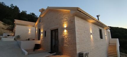 LefkoParga luxury Suites