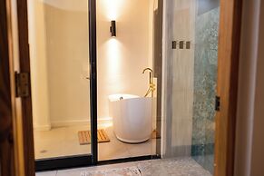 Couples Suites at Ocean Park Beach Club
