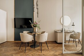 Flo Boutique - LoftAffair Collection