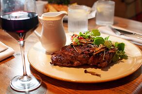 Cowdray Arms