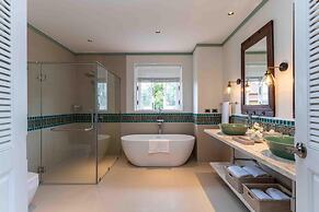 4Bed PoolVillaSteps from the Beach KBR34