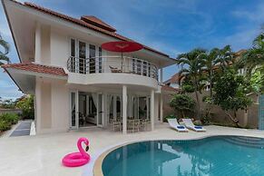4Bed PoolVillaSteps from the Beach KBR34