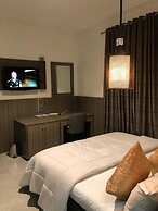 Hamptons Hotel