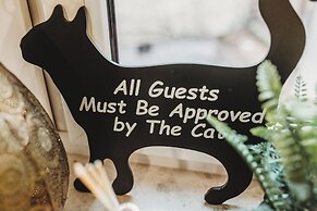 FatCat Apartments
