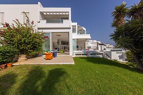 Protaras Seafront Villa Alemar