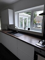 Tranquil Walsall Retreat - 4 Bedrooms