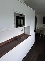 Tranquil Walsall Retreat - 4 Bedrooms