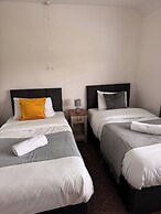 Tranquil Walsall Retreat - 4 Bedrooms