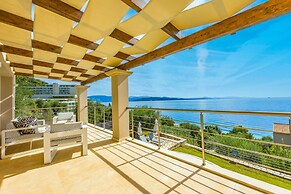 Villa Penelope With 4 Bedrooms and 3 Bathrooms