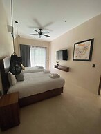 Great 3 Bedroom Apartment and Private Pool!