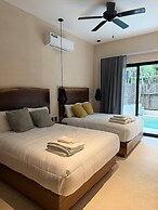 Great 3 Bedroom Apartment and Private Pool!