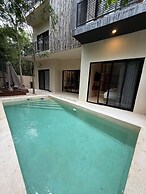 Great 3 Bedroom Apartment and Private Pool!