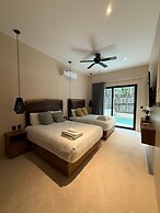 Great 3 Bedroom Apartment and Private Pool!