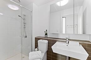 Cozy Studio Near Southern Cross With City Views