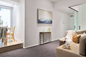 A Cozy CBD Studio Near Melbourne Central