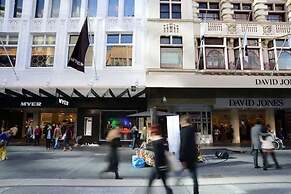 A Cozy CBD Studio Near Melbourne Central