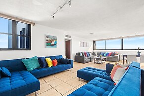 Waterside Flat With Garage and Easy Beach Access