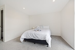 Modern & Spacious in Central CHCH-Unit 3