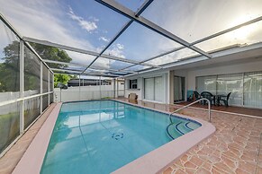 Canal-front Stay w/ Shared Pool, Near Hard Rock!