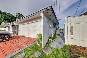 Canal-front Stay w/ Shared Pool, Near Hard Rock!