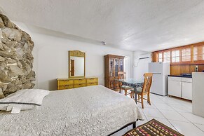 Canal-front Stay w/ Shared Pool, Near Hard Rock!