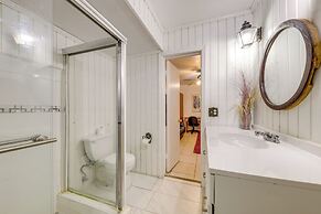 Studio w/ Pool Access, 3 Mi to Hard Rock Stadium!