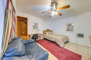 Studio w/ Pool Access, 3 Mi to Hard Rock Stadium!