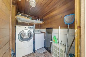 Studio w/ Pool Access, 3 Mi to Hard Rock Stadium!