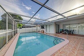 Studio w/ Pool Access, 3 Mi to Hard Rock Stadium!