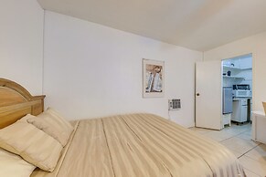 Studio w/ Pool Access, 3 Mi to Hard Rock Stadium!