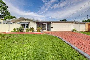 Studio w/ Pool Access, 3 Mi to Hard Rock Stadium!