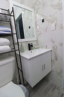 Oceanview Apartment with Rooftop