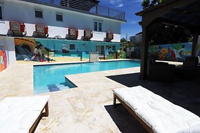 Oceanview Apartment with Rooftop