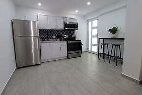 Oceanview Apartment with Rooftop