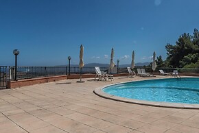 Domus De Pedra Pertunta