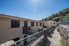 Domus De Pedra Pertunta