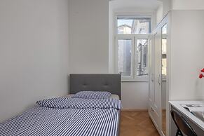 Comfortable City Apartment Anna