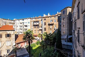 Comfortable City Apartment Anna