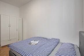 Comfortable City Apartment Anna