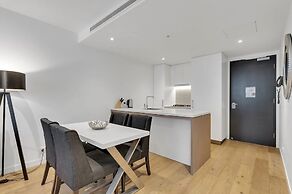 Fortitude Valley 1BRM with Skyline Views