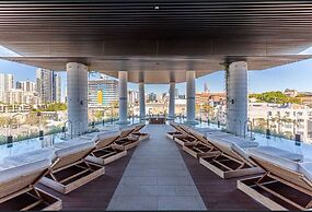 Fortitude Valley 1BRM with Skyline Views