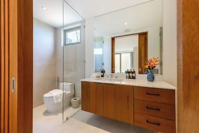 Villa Aroka 4 Bed Sea View KBR41