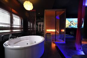 Hotel Lamour