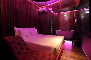 Hotel Lamour