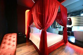 Hotel Lamour