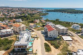 Villa Yana with Pool and Sea View