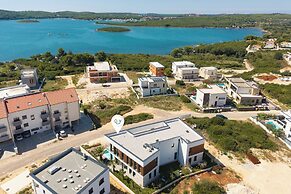 Villa Emma With Pool and sea view