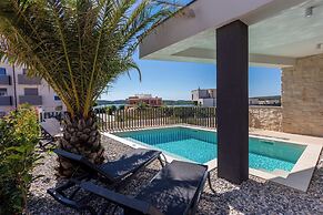 Villa Emma With Pool and sea view