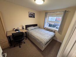 Sleeps8-familyfriendly-freeparking-30mintoheathrow